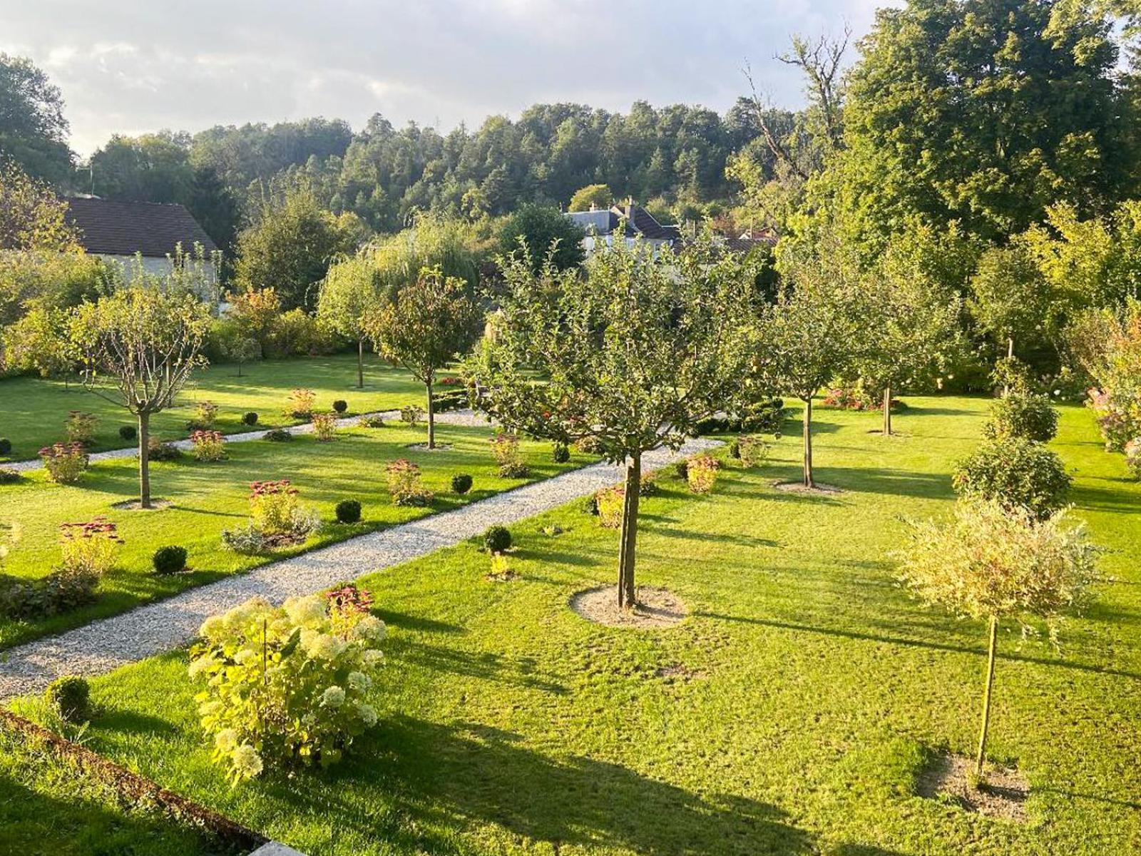 Domaine Hotel De France Cunfin Екстериор снимка