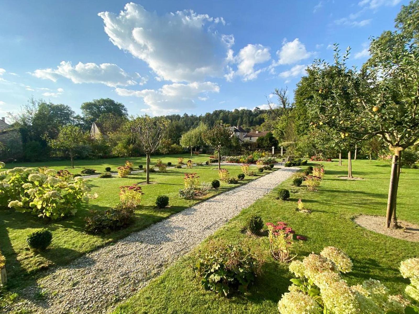 Domaine Hotel De France Cunfin Екстериор снимка