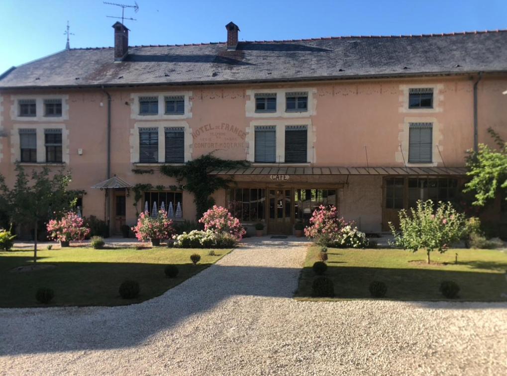 Domaine Hotel De France Cunfin Екстериор снимка